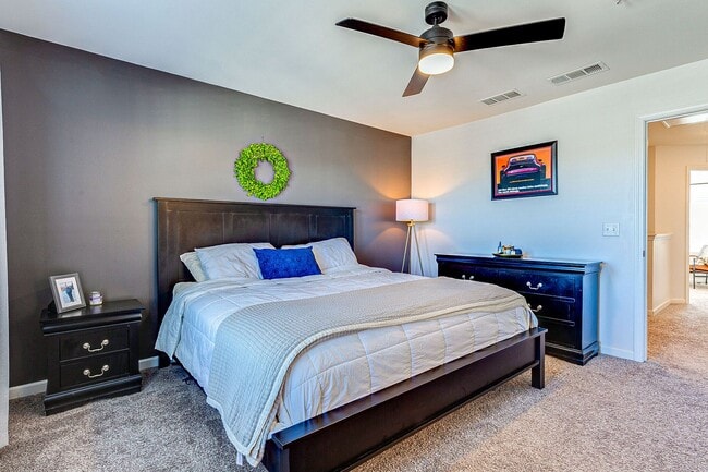 Building Photo - Beautiful 3 Bed, 2/1 Bath Mount Juliet Tow...