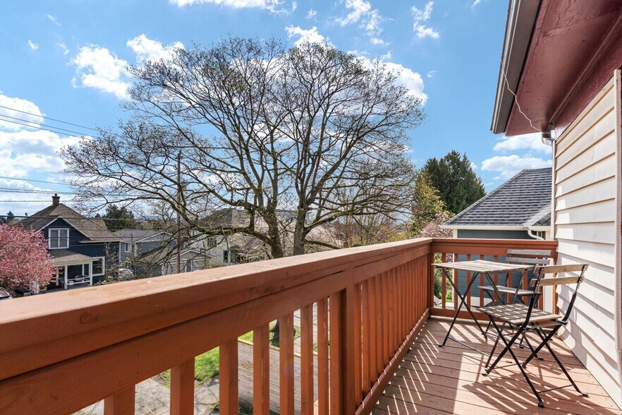 Building Photo - 1914 E Jefferson St