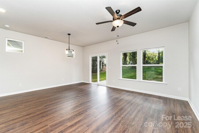 Building Photo - 3715 Davis Ave