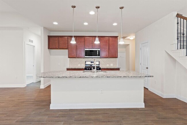 Building Photo - 14011 Hedera Dr