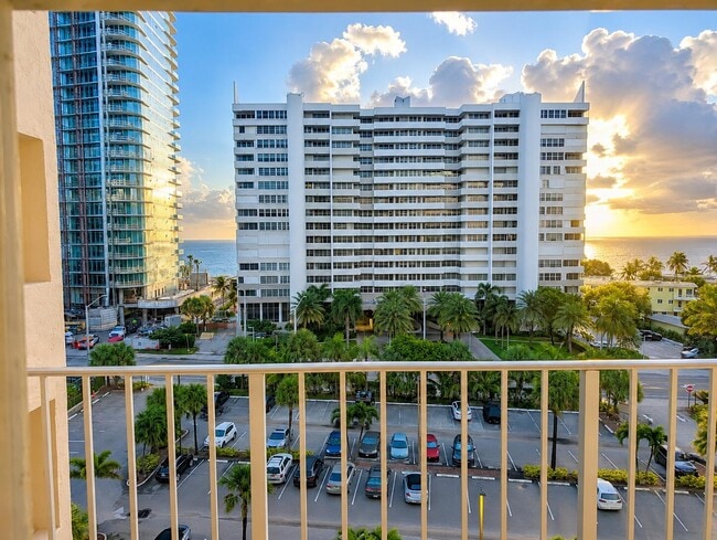 Building Photo - 1391 S Ocean Blvd