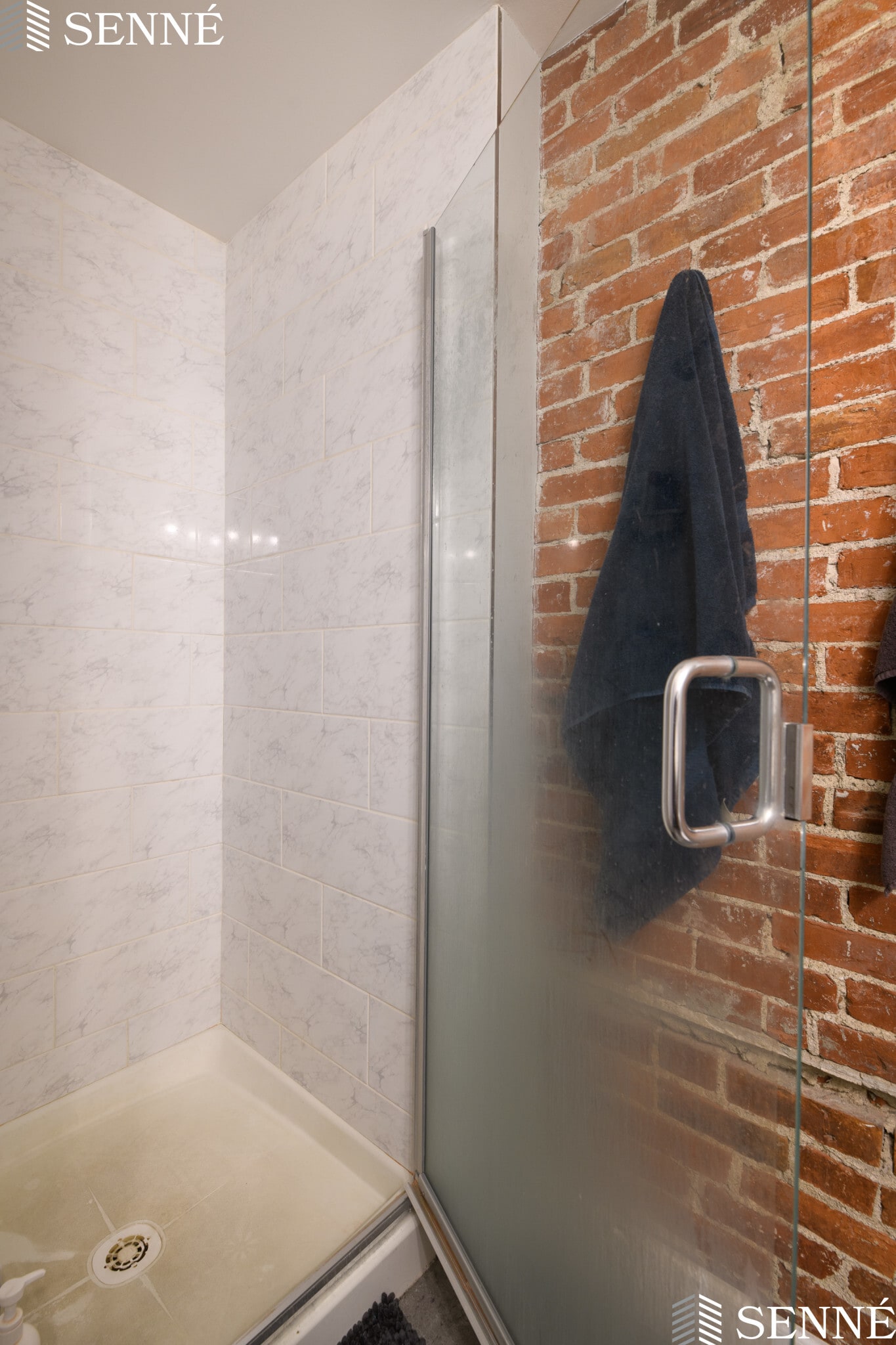 Building Photo - 306 Western Ave