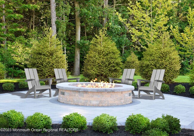 Building Photo - 1907 Stallion Cir E