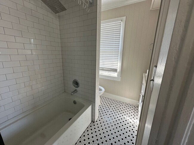 Building Photo - Old Hickory Village Duplex