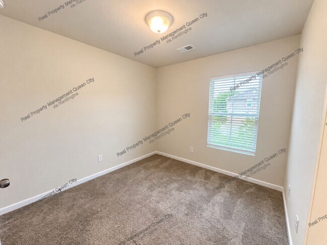 Building Photo - 2407 Lazette Dr
