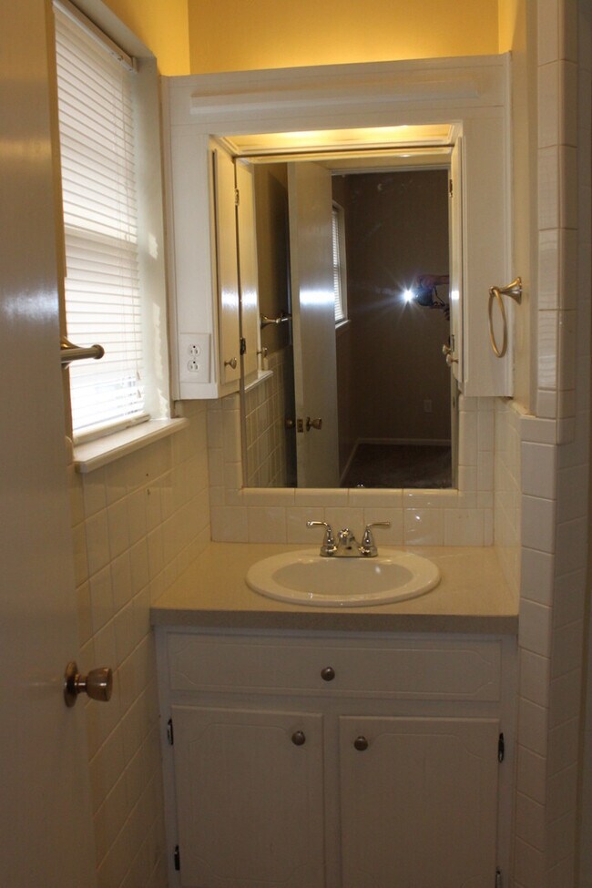 Building Photo - Available February. Large game room in back w/ electricity