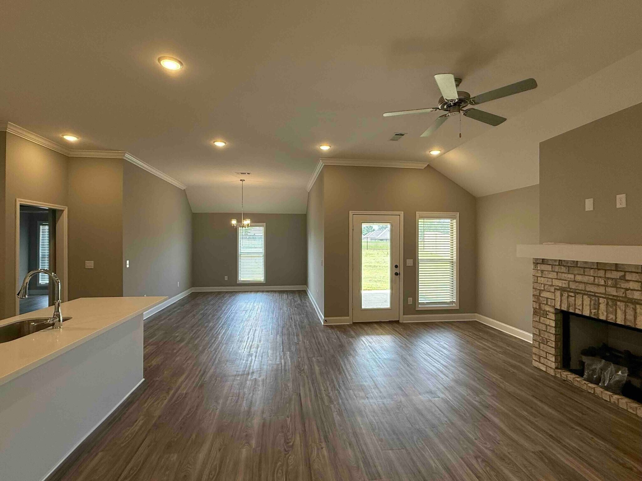 Building Photo - 573 Patrick Farms Dr