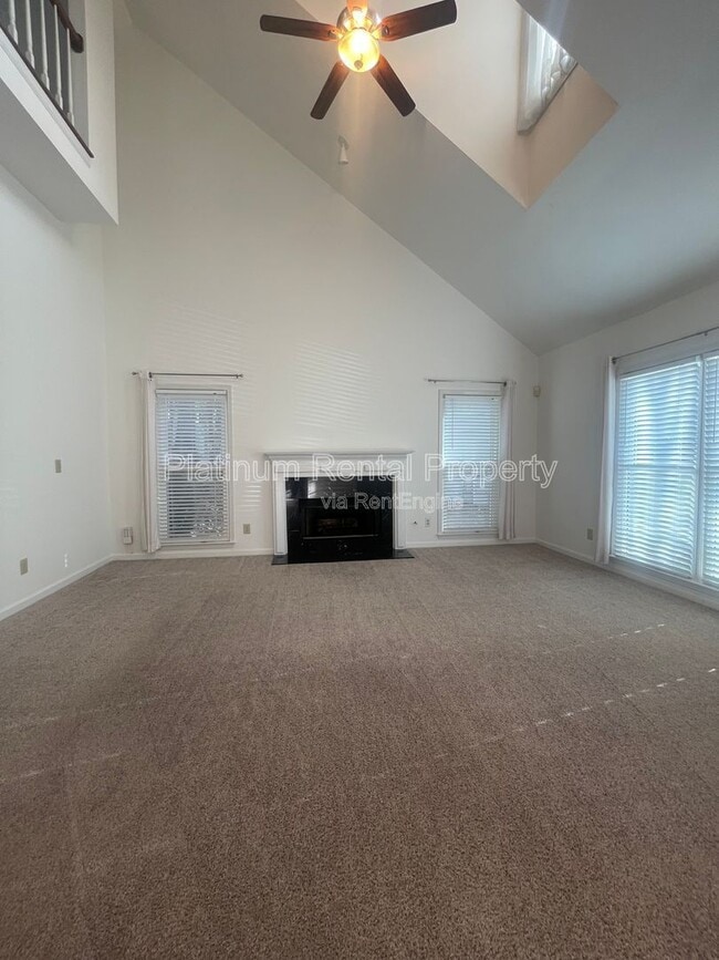 Building Photo - 940 Club Chase Ct