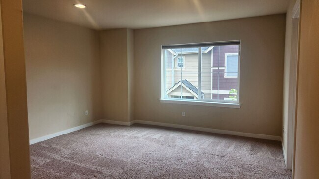 Building Photo - 3 bedroom, 2.5 bath, Townhome Mill Creek $...