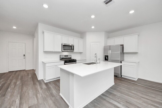 Building Photo - 6127 Ginevra Summers Dr