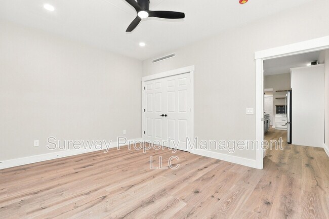 Building Photo - 5565 Pennell Rd
