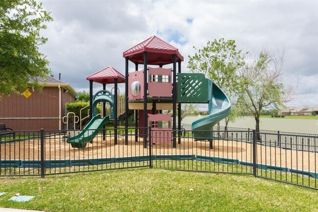 Building Photo - 18215 Amalfi Coast Dr