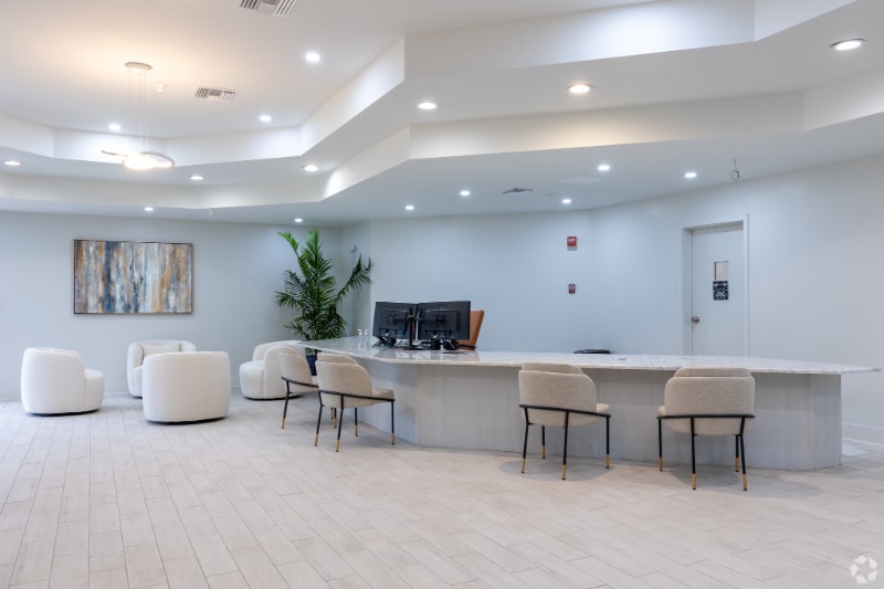 Building Photo - 5565 W Irlo Bronson Memorial Hwy