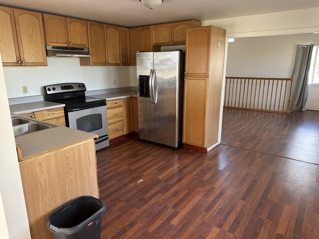 Kitchen - 1876 Palamoi St