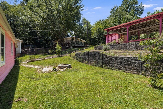 Building Photo - 513 Hiawassee Ave