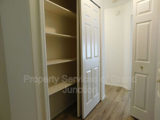 Building Photo - 519-518 29 3/8 Rd