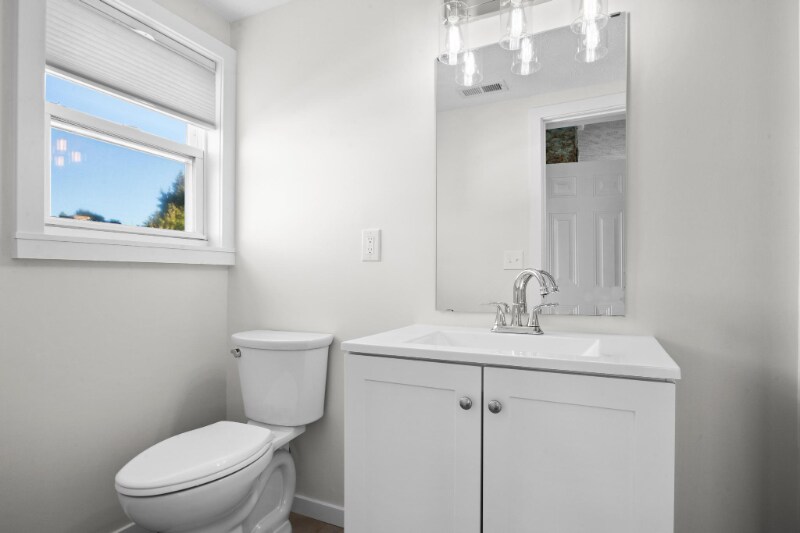 Building Photo - 1277 W 67th St