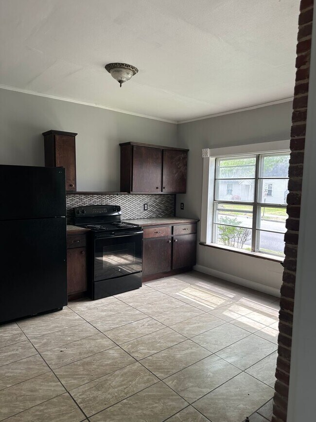 Building Photo - Questions please contact Joshua LaFever 50...