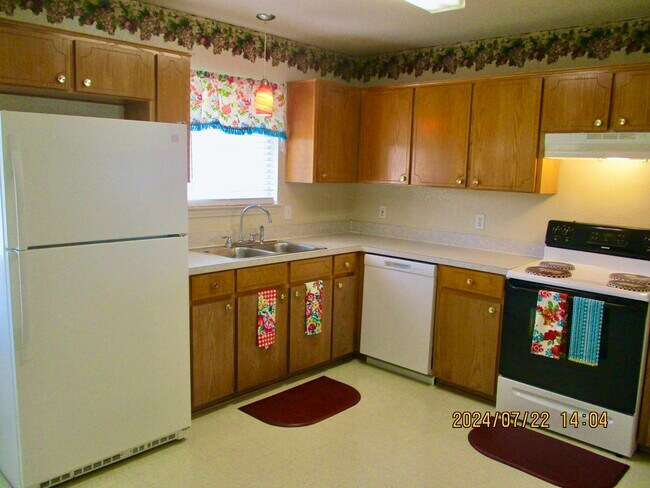 Building Photo - 165 Armadillo Ln