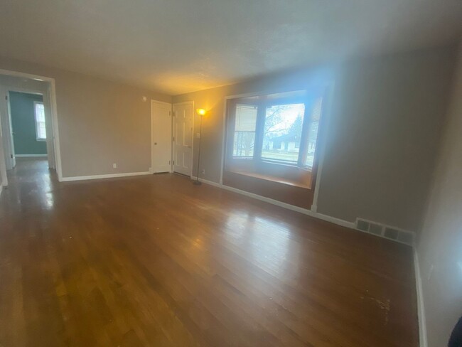 Building Photo - Audubon-Downriver Neighborhood 3+ bedroom,...