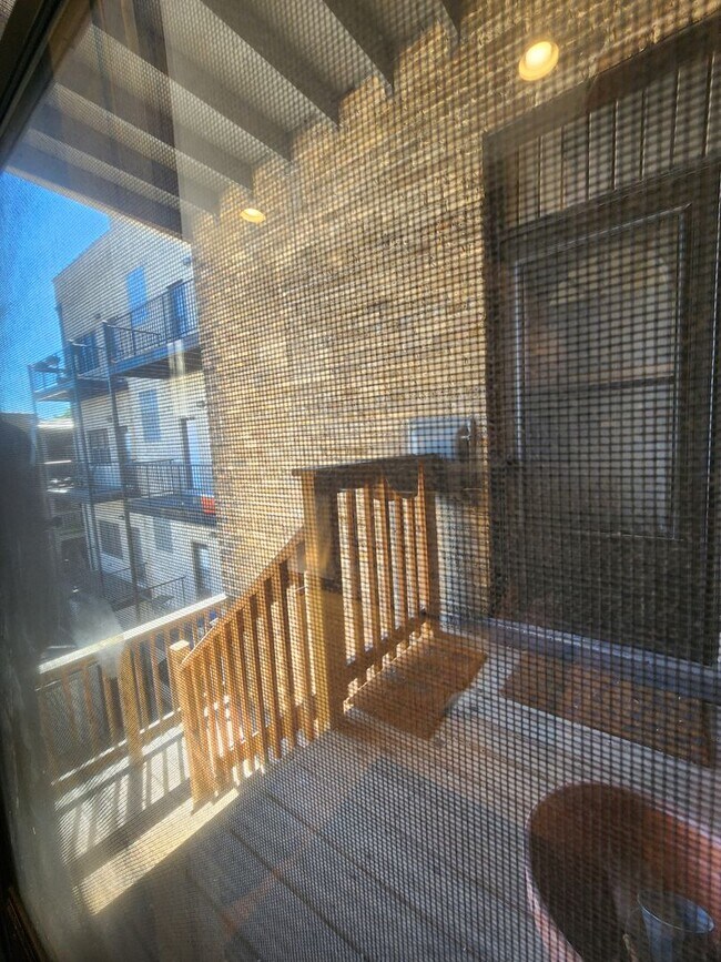 Building Photo - Spacious Updated 2 bed/1 bath in North Park