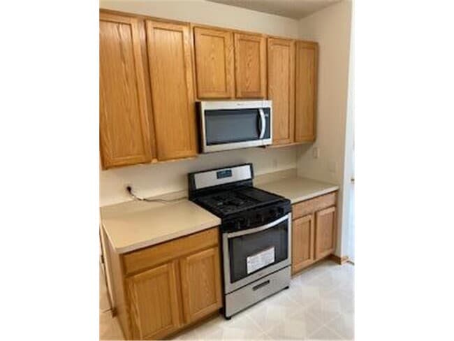 Building Photo - 3912 Everest Ln N