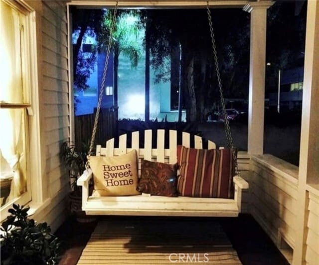 Building Photo - 323 W 18th St