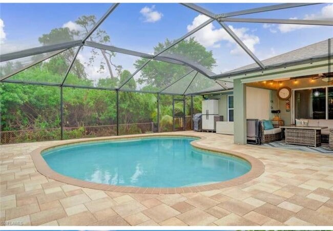 Building Photo - 9092 Cypress Dr S