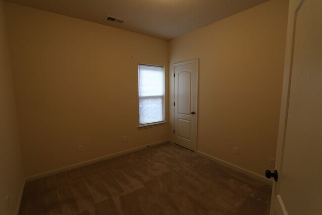 Building Photo - 8579 Napoli Dr