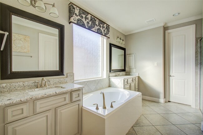 Building Photo - 13123 Hazelwood Hollow Dr