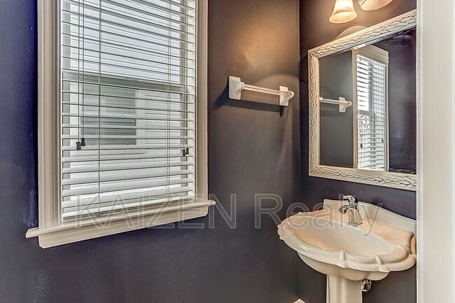 Building Photo - 1338 Harbor Park Dr