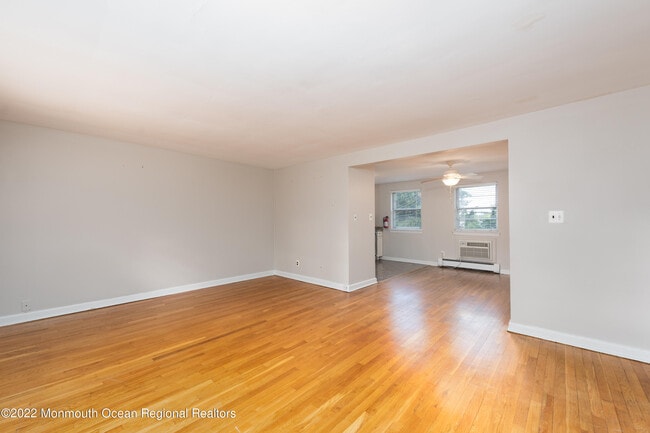 Building Photo - 29 Manor Dr