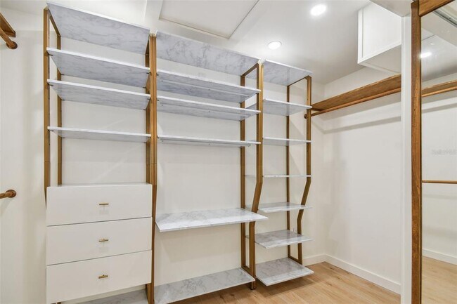 Building Photo - 145 24th Ave SE