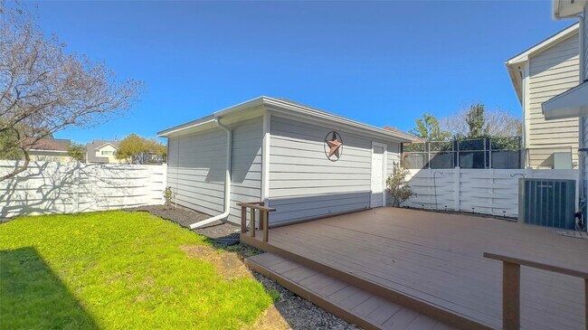 Building Photo - 9923 Farrell Dr