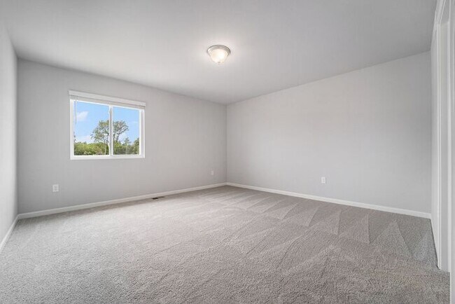 Building Photo - 4447 Pine Creek Dr