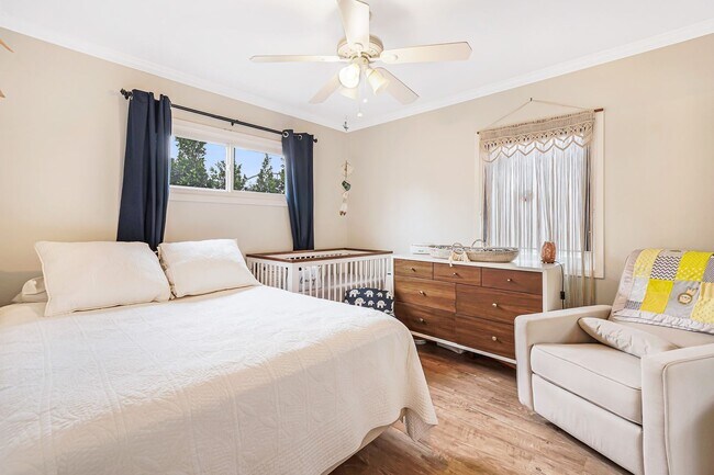 Building Photo - A beautiful  home in North Hollywood is no...