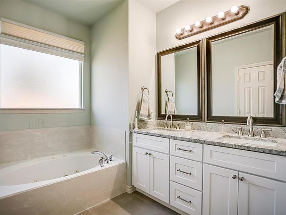 Building Photo - 2353 Clairborne Dr