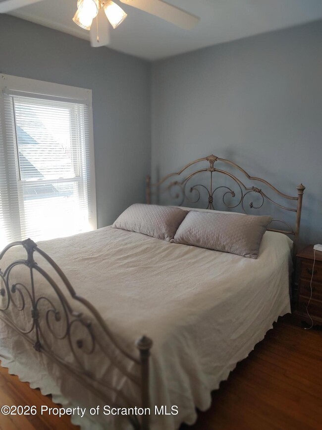 Building Photo - 1019 Delaware St