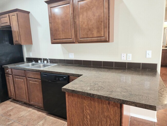 Building Photo - 1101 W 15th St