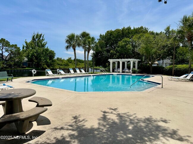 Building Photo - 412 La Reserve Cir