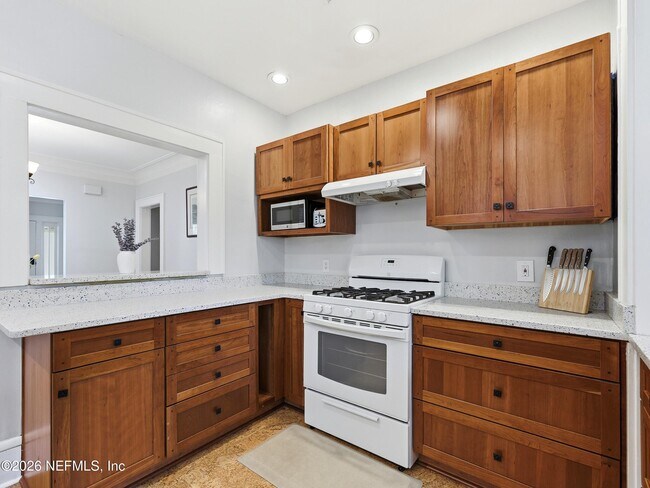 Building Photo - 1222 Ingleside Ave