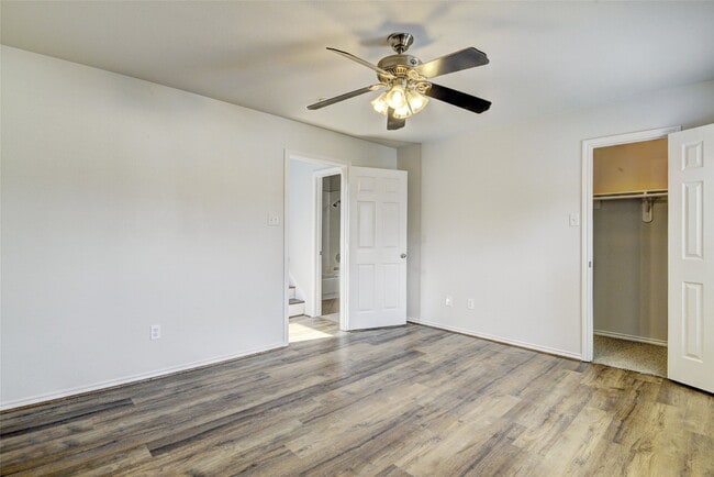 Building Photo - 7042 Plum Creek Terrace Ln