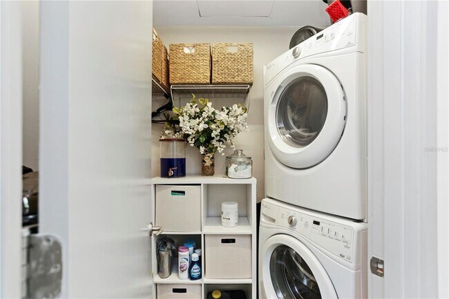 Building Photo - 260 S Osceola Ave