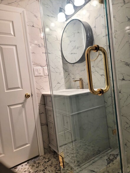 Building Photo - 446A Hancock St