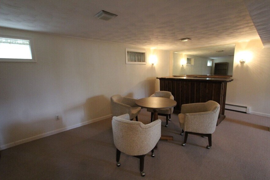 Building Photo - 122 Batterson Dr