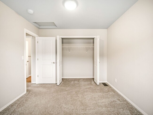 Building Photo - Charming North Spokane Home in a Quiet Neighborhood ? Limited-Time Move-In Special: Half Off Your...