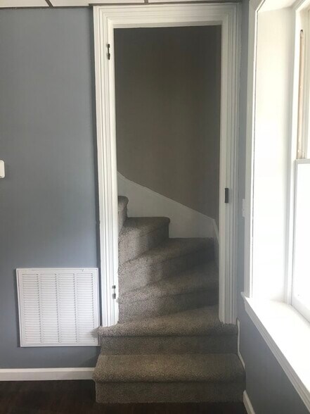 Building Photo - 1353 Irish Creek Rd