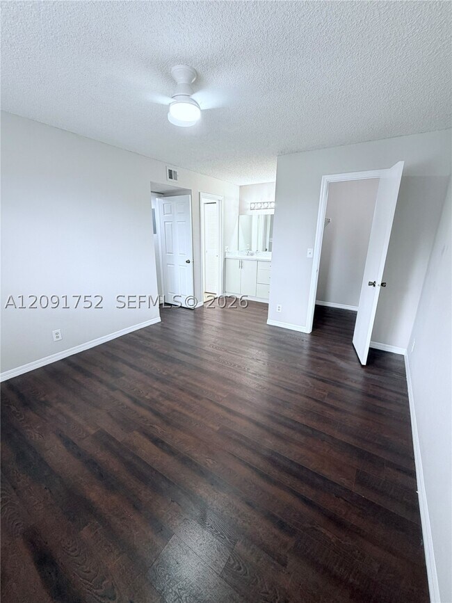 Building Photo - 3480 Pinewalk Dr N