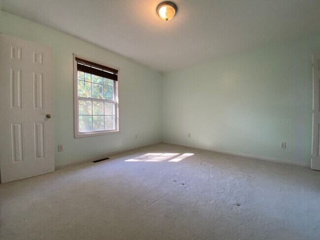 Building Photo - 2465 S Woolery Mill Dr