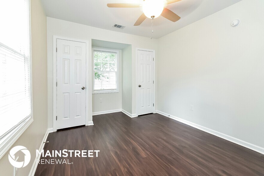 Building Photo - 4327 Leatherwood Ave